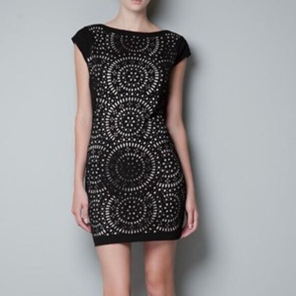 Suzy Shier Dresses & Skirts - SUZY SHIER Dress Pullover Multi Geometric Polyester Mini Dress with Laser Cut